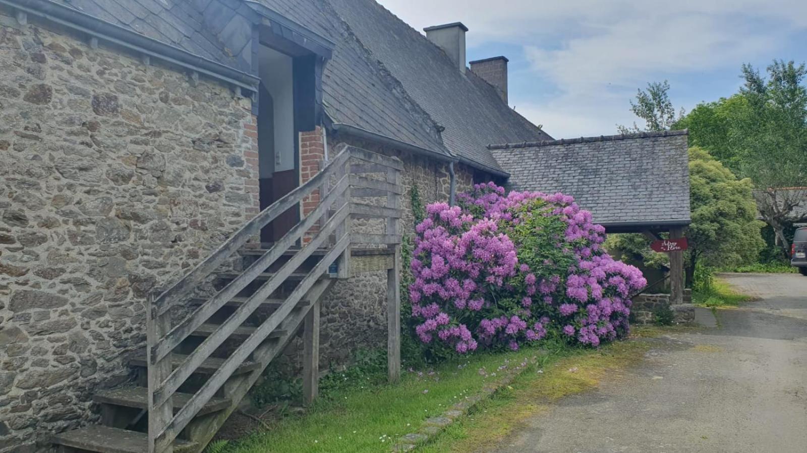 Saint-Jouan-des-Guérets L'Auberge De La Porte מראה חיצוני תמונה