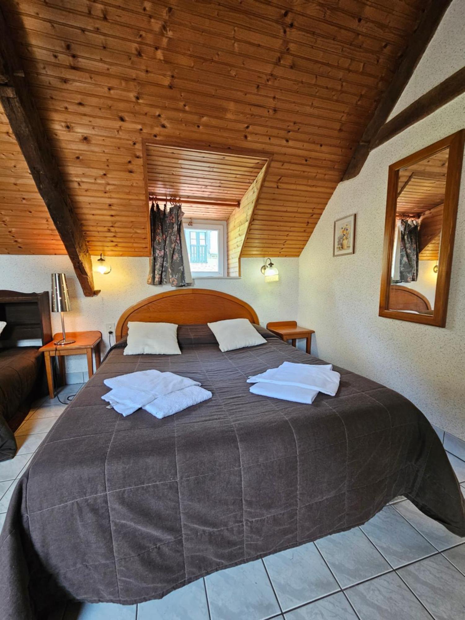 Saint-Jouan-des-Guérets L'Auberge De La Porte חדר תמונה